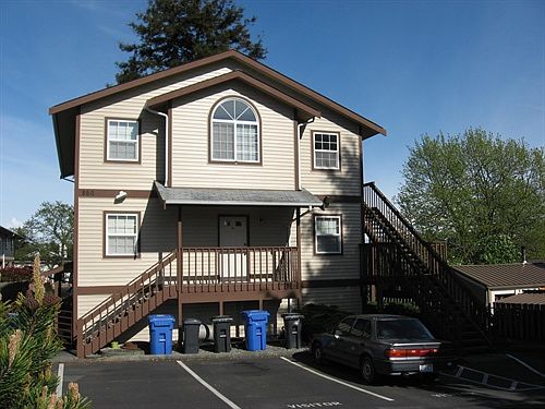 1st image of 860 SE Jensen St APT 101