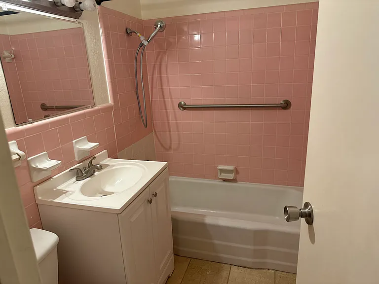 105 E Woodbury Dr — Photo 9