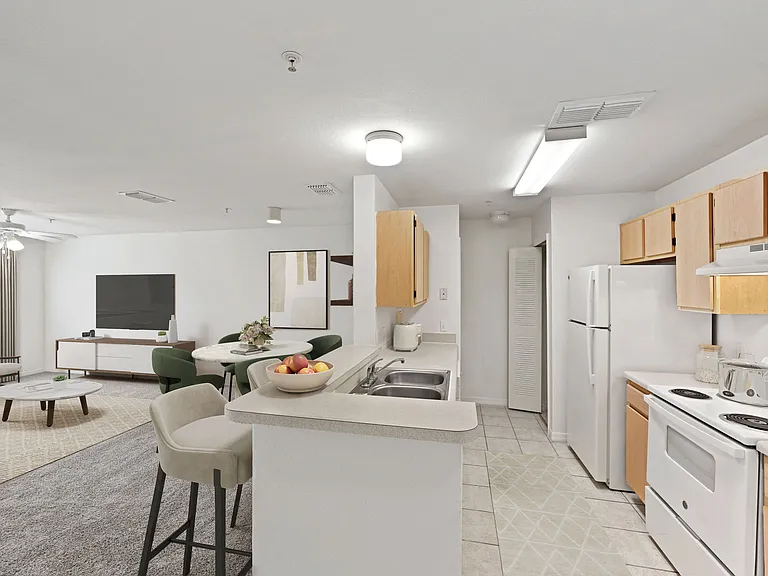 Grande Court Apartments at Boggy Creek — Photo 13