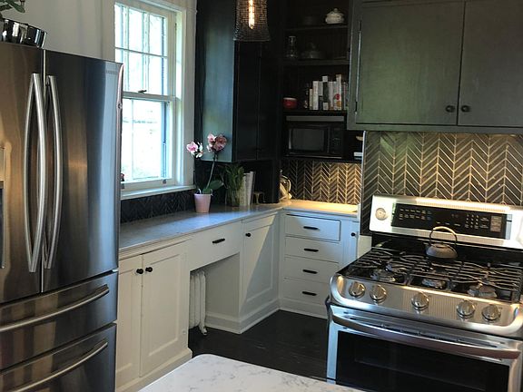 4th image of 1011 Goodrich Ave