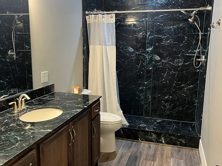 685 W Roxbury St — Photo 14