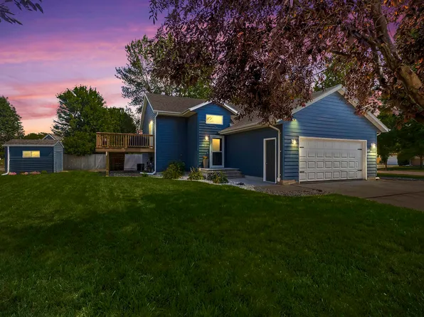 112 W River Oak Ct, Brandon, SD 57005
