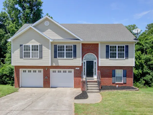 93 West Dr, Clarksville, TN 37040