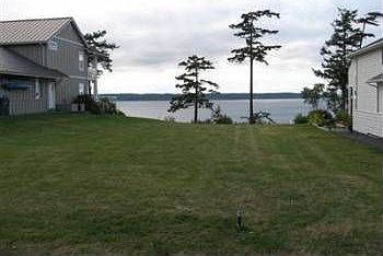 1st image of 41 Edgewater Dr