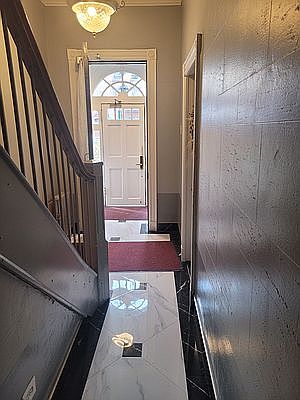 2nd image of 578 Vanderbilt Ave APT 4