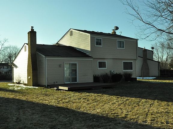 3rd image of 7981 E Meadowview Ct