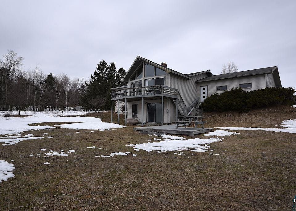 1st image of 520 Woodland Dr