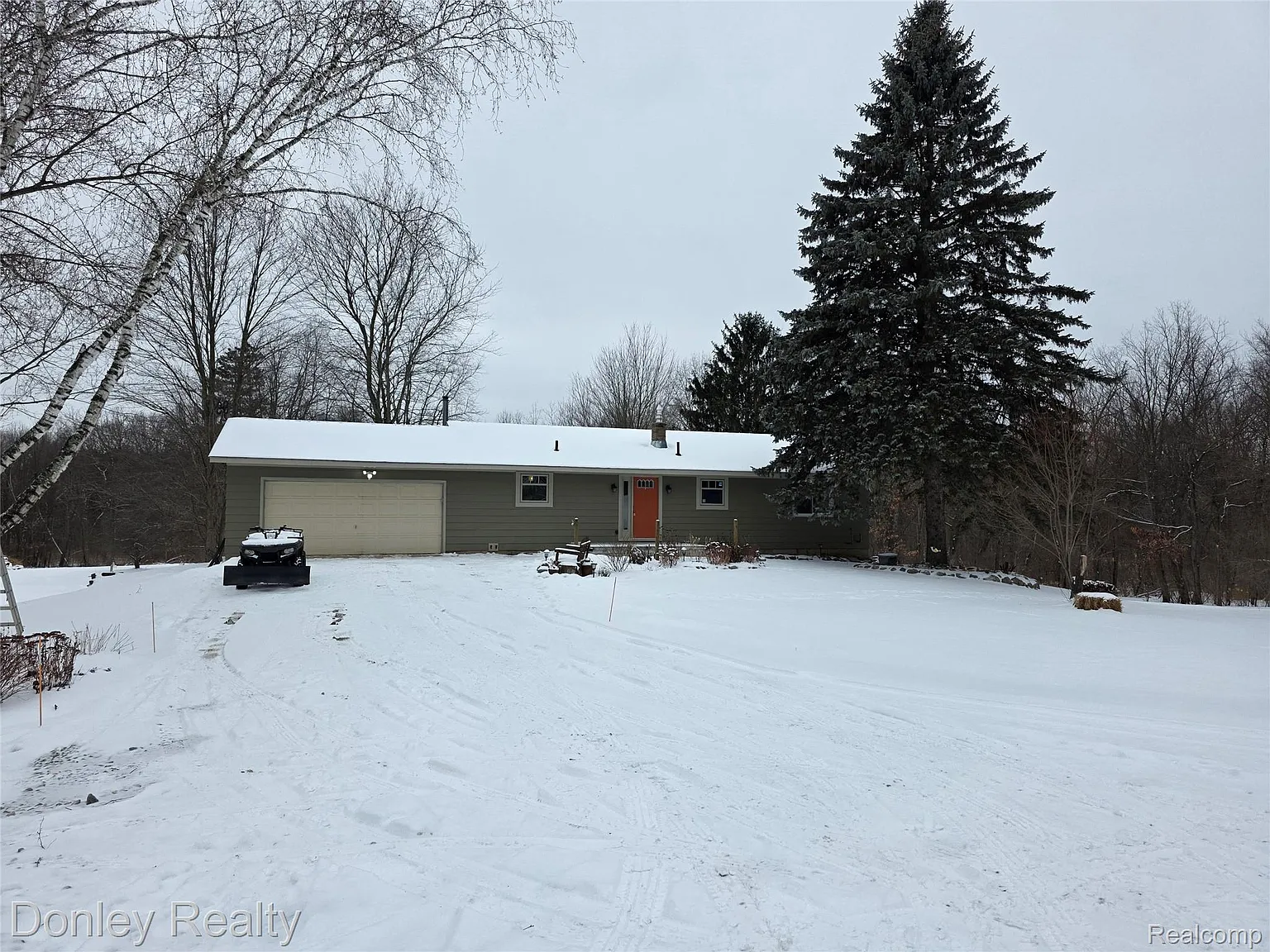 6453 Mack Rd photo 1