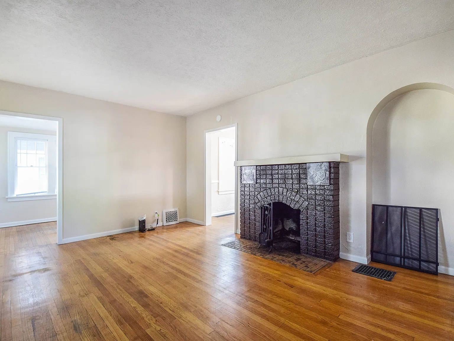 Lots of Space! — Photo 2
