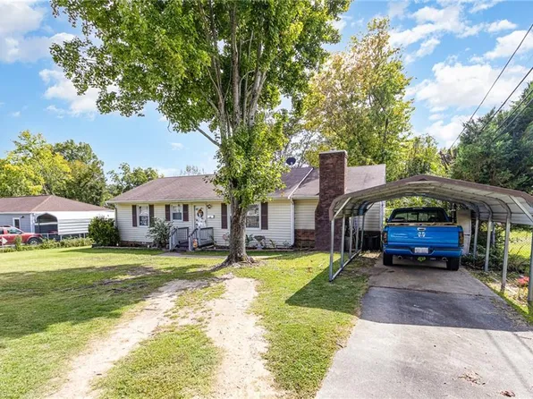 2013 McKinney St, Burlington, NC 27217