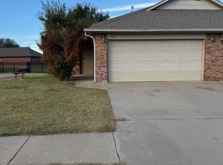 11103 SW 5th St, Yukon, OK 73099