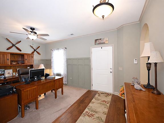 3rd image of 332 Moulton Dr.
