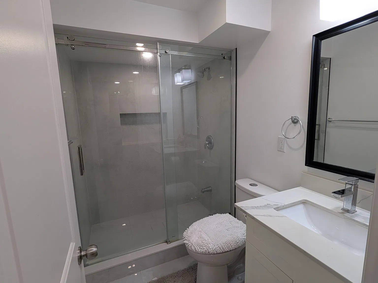 2 bed, $2,200 — Photo 3