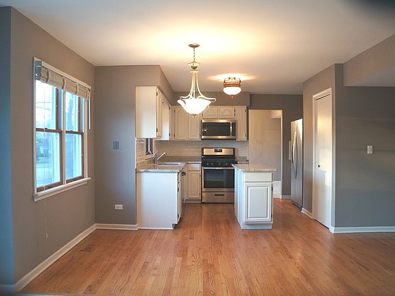 3rd image of 1677 Cedar Glen Dr