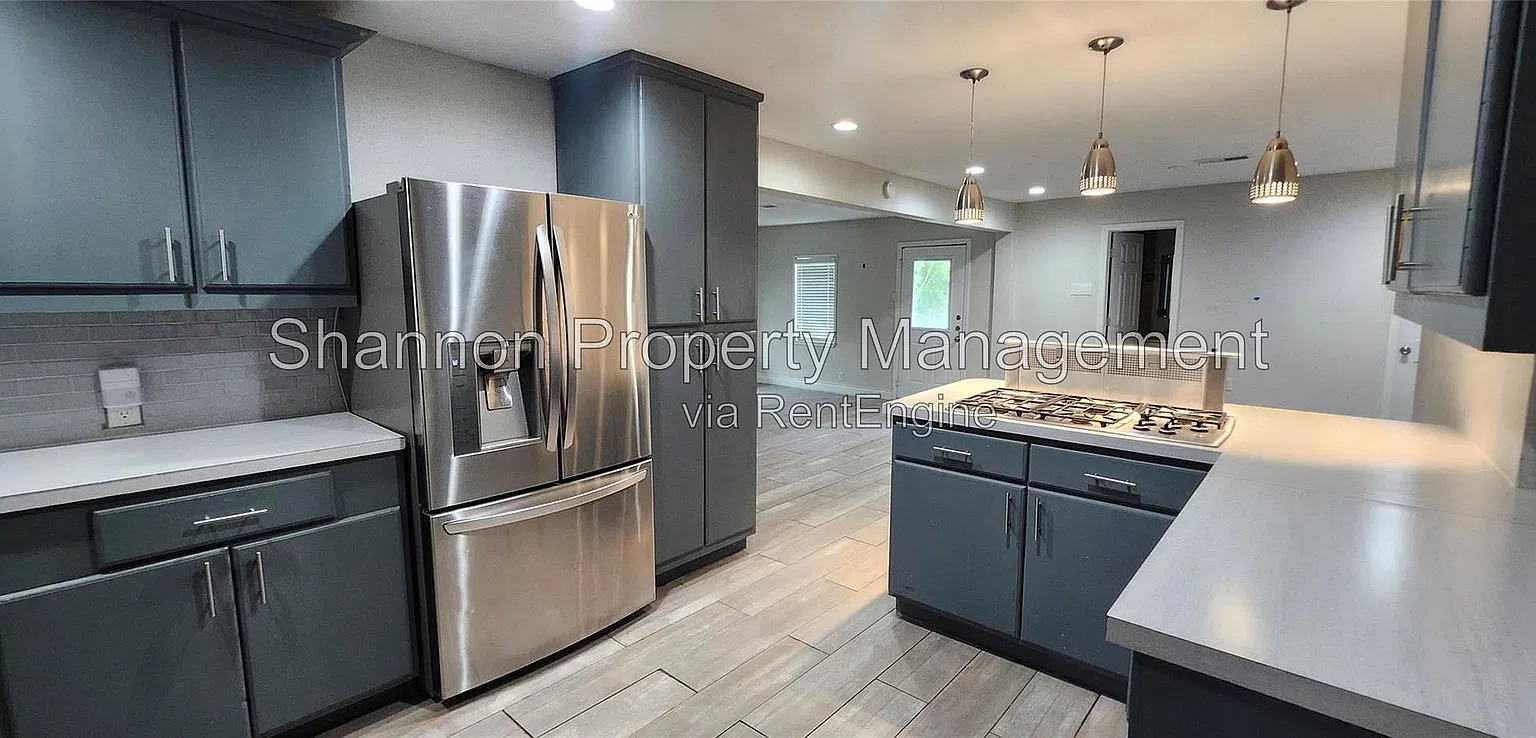 3 bed, 2.0 bath, 1817 sqft, $1,800 — Photo 2