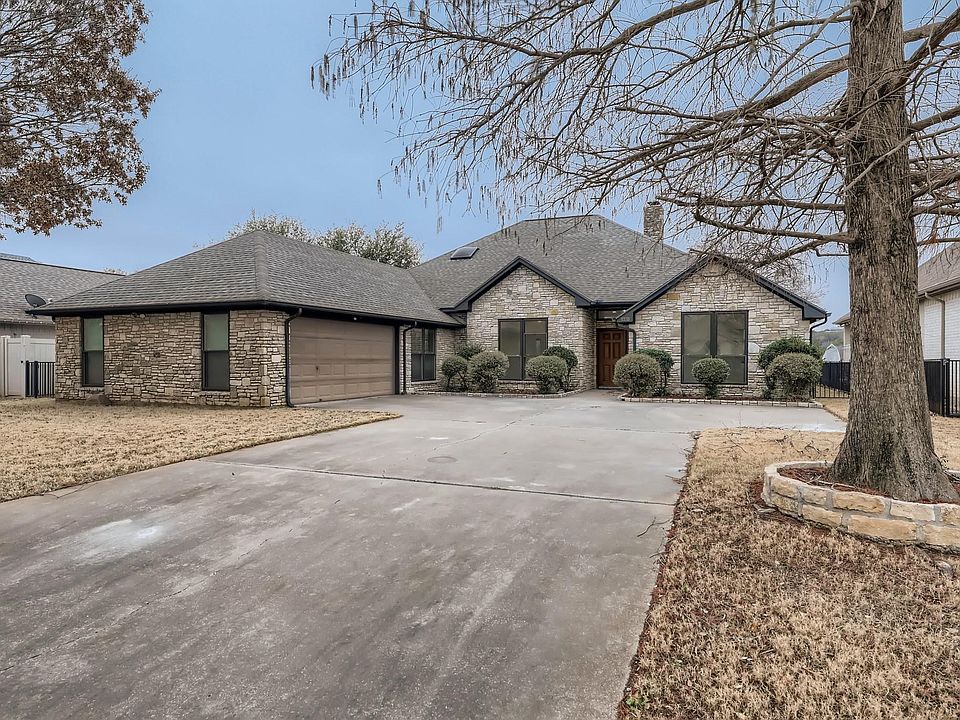 1st image of 2510 Pebble Dr
