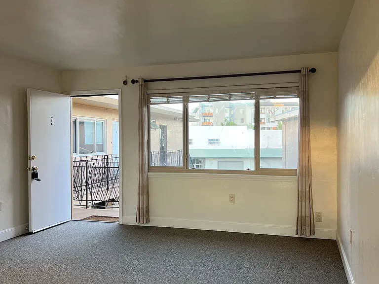 132 Southwood Ctr #7 — Photo 8