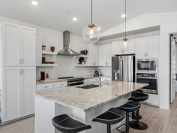 Breakfast bar in kitchen