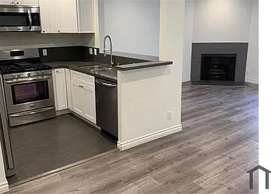 3rd image of 6212 Fulton Ave #104