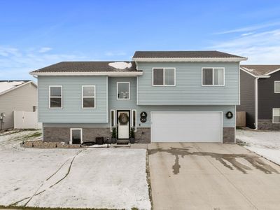 1433 35th Ave NW, Minot, ND, 58703
