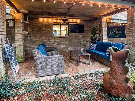 3rd image of 108 Oak Alley Dr
