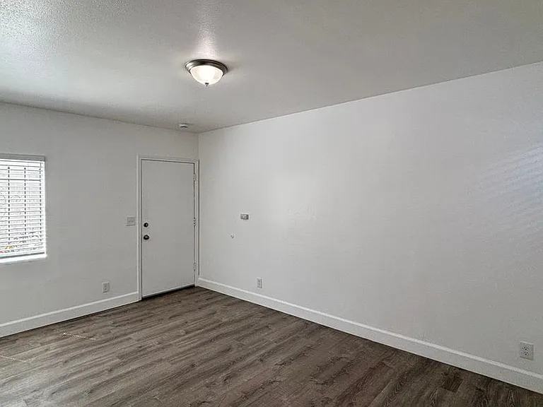 1135 Dawson Ave — Photo 5