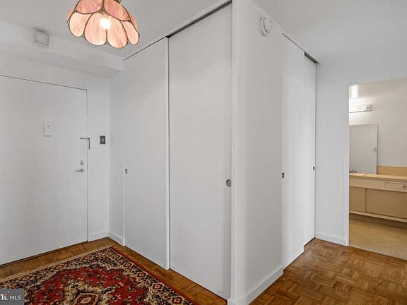 5th image of 604-36 S Washington Sq #2111