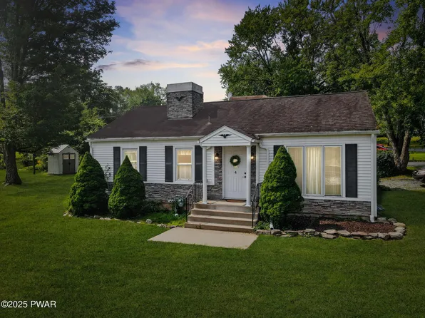 4 Beechwood Dr, Honesdale, PA 18431