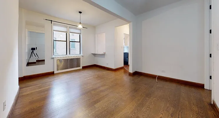 Rented by Bond New York | media 23