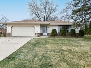 14905 W Glenora Ave, New Berlin, WI 53151