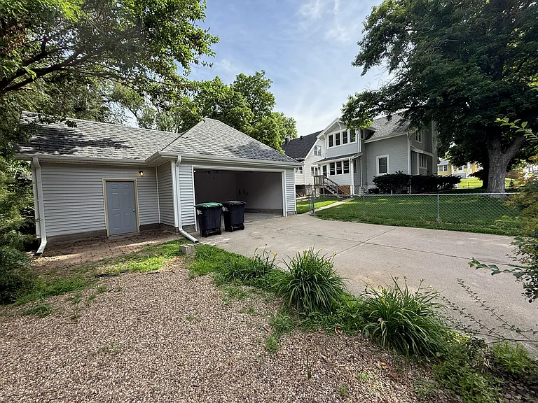 2356 S 35th Ave — Photo 13