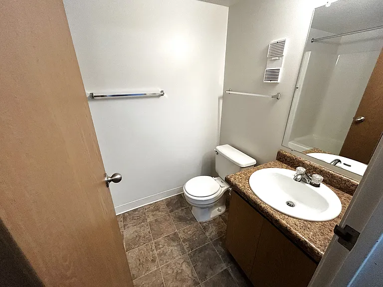 Charter Oaks Apartments — Photo 178
