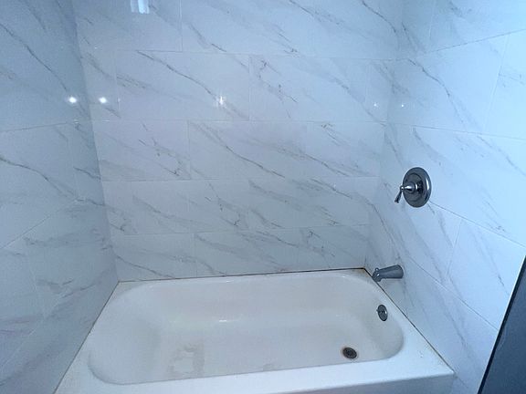 3rd image of 1304 W 134th St APT B