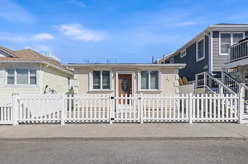 100 Vermont St Photo 1