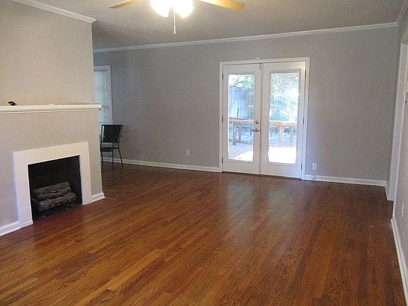 3rd image of 6028 Lovell Ave