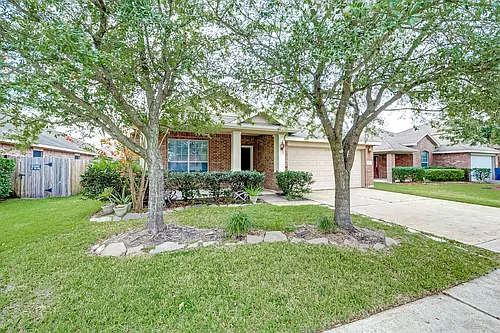 1807 Hidden Breeze Dr Photo 1