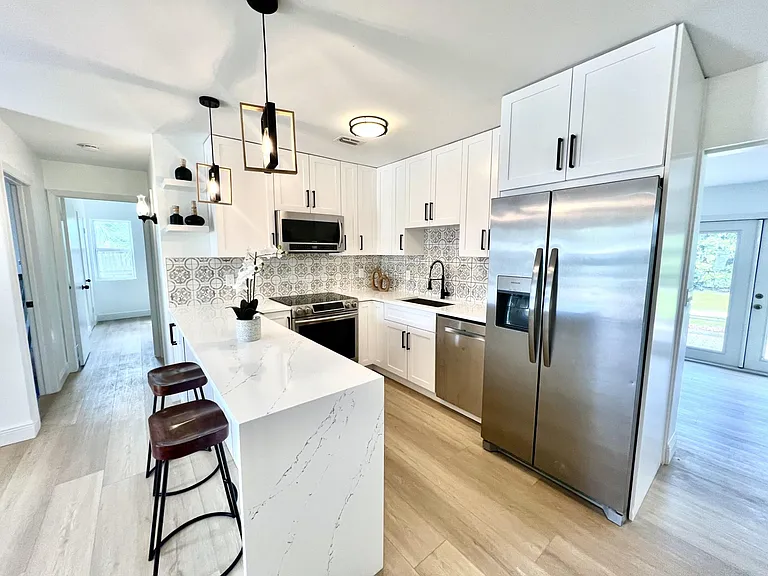 4409 Empress St — Photo 2