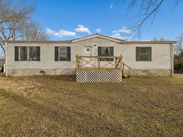 9 Cordell Hull Ln, Elmwood, TN 38560