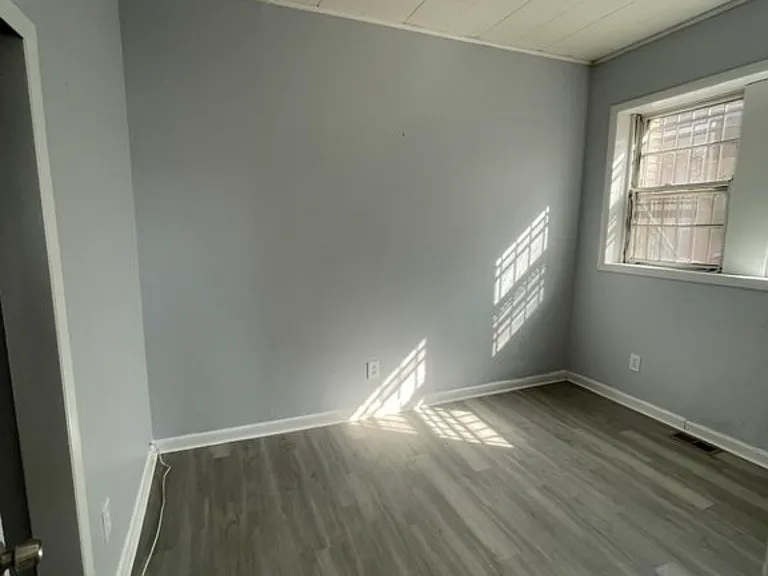 401 Marshall St #A — Photo 4