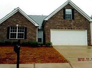 365 Kentwood Springs Dr, Hampton, GA 30228