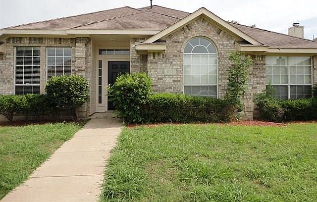 1st image of 914 Kim Ln