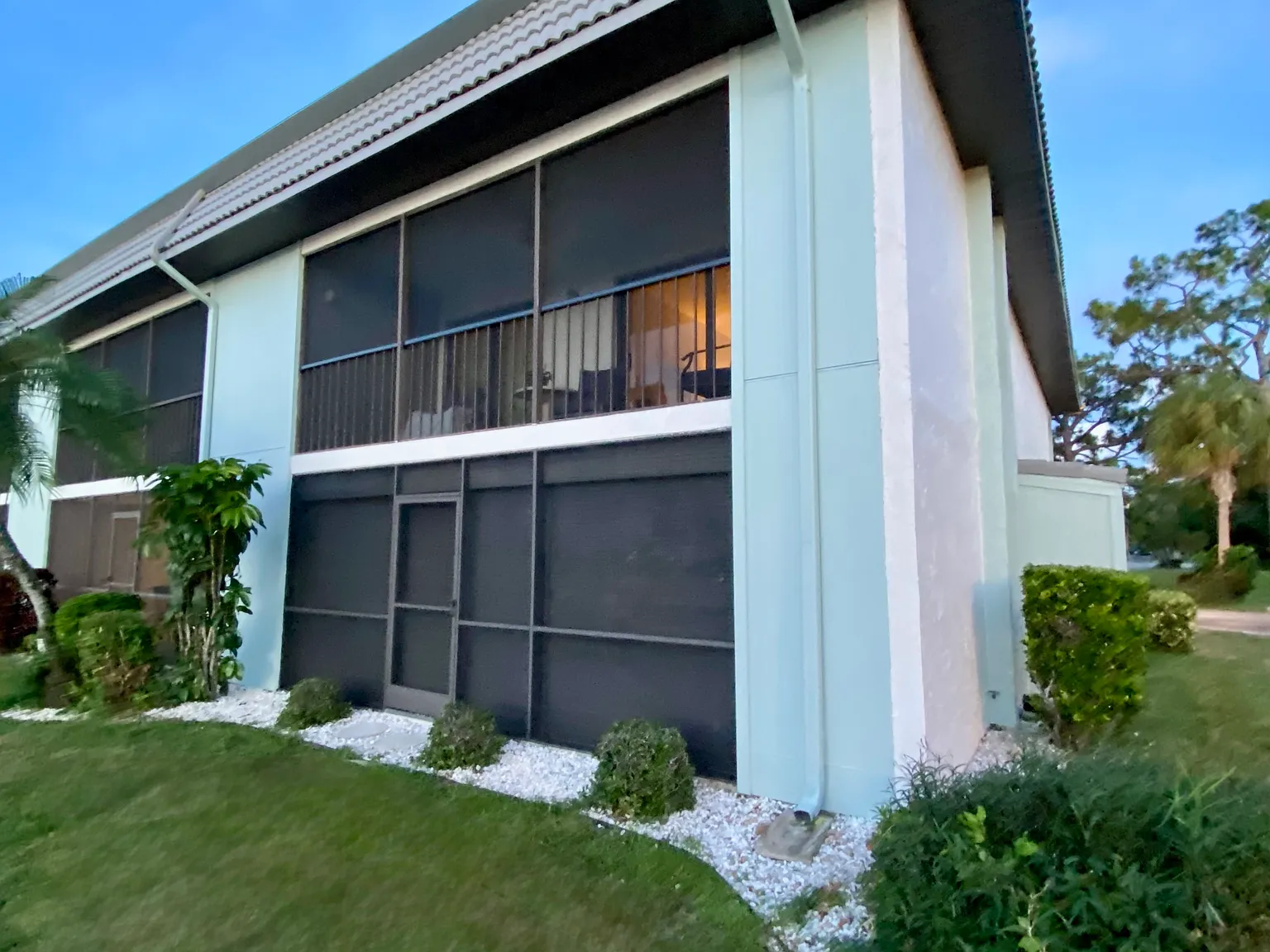2 bed, 1080 sqft, $2,500 — Photo 3