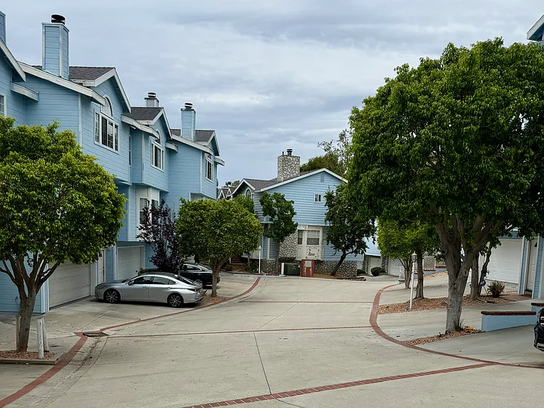 2350 Foothill Blvd #14 — Photo 3