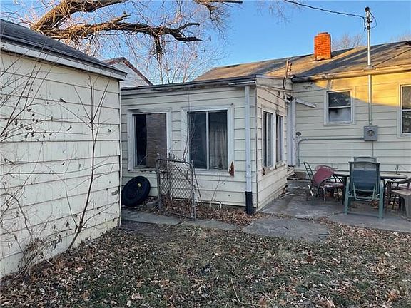 3rd image of 4033 Askew Ave