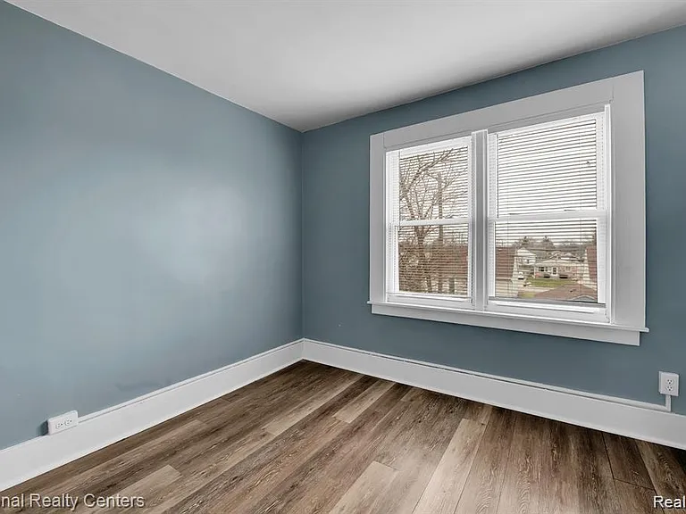 39 E Brockton Ave — Photo 16
