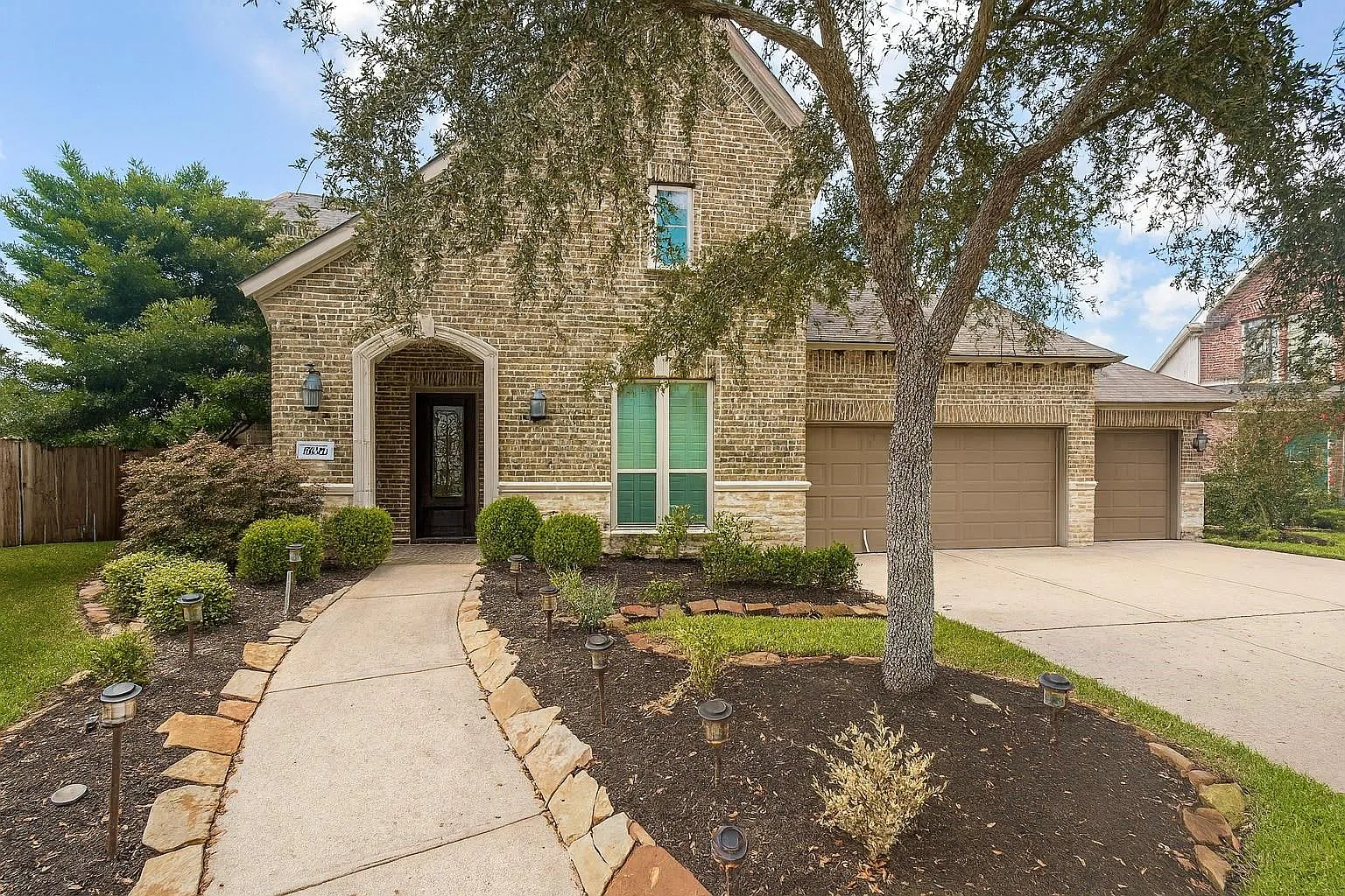 4 bed, 3.5 bath, 3373 sqft, $3,500 — Photo 1