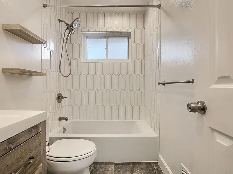 207 Teal St — Photo 32