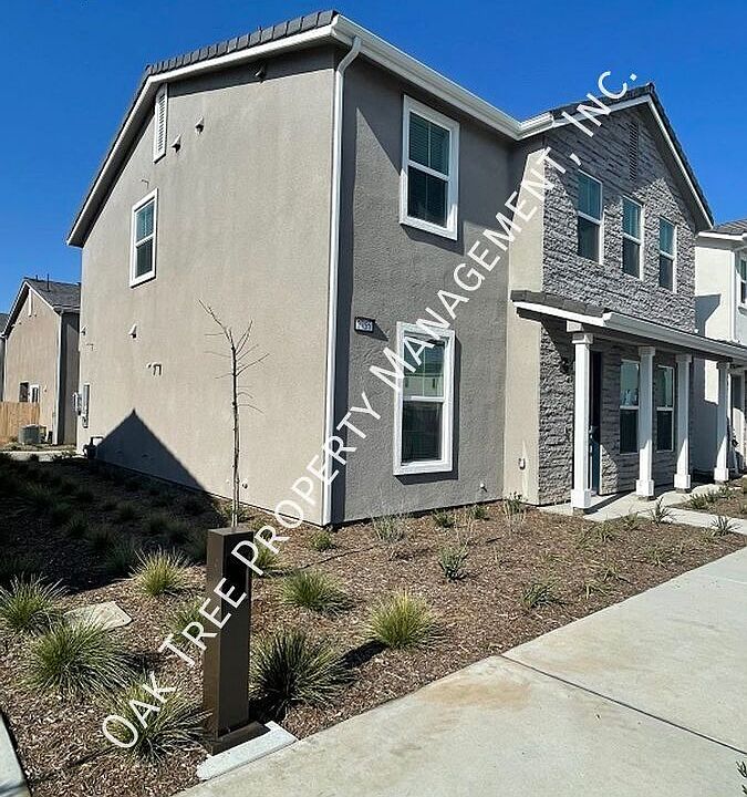 1st image of 2755 E Teaberry Dr