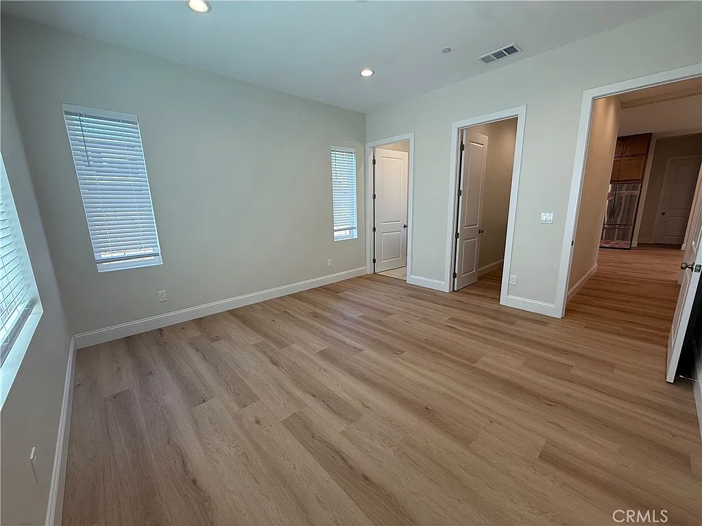 3 bed, 1180 sqft, $3,050 — Photo 1