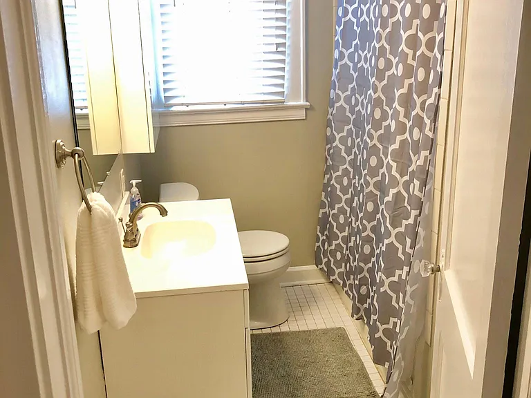 2132 Scott Ave — Photo 10